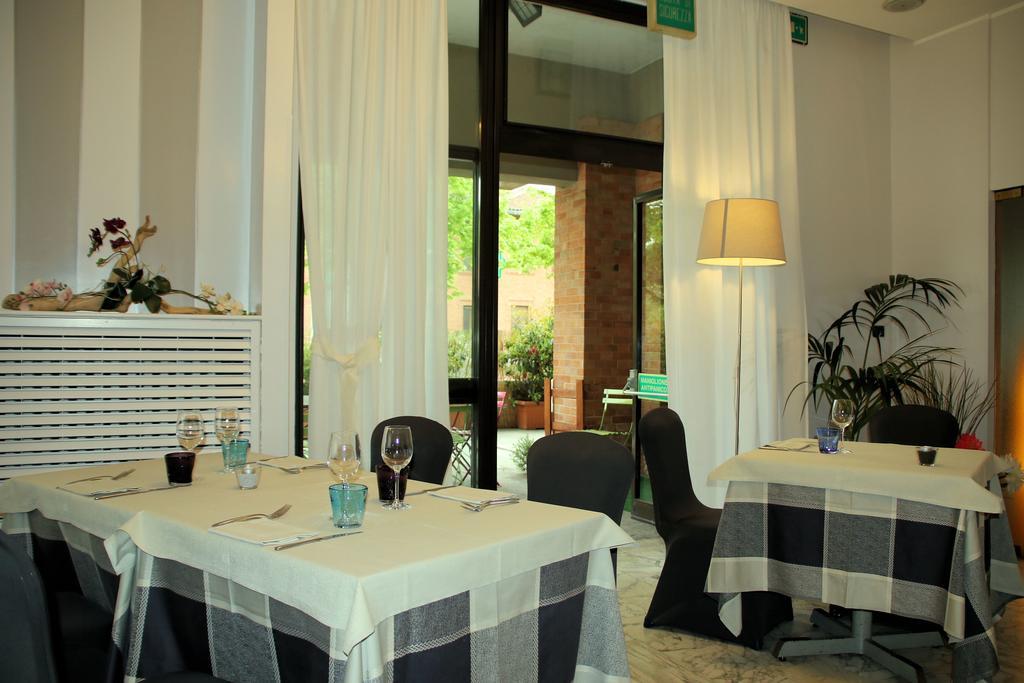 Hotel Salera Asti Ngoại thất bức ảnh