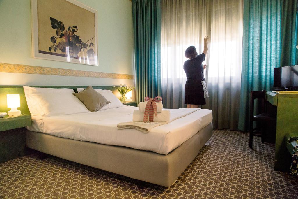 Hotel Salera Asti Ngoại thất bức ảnh