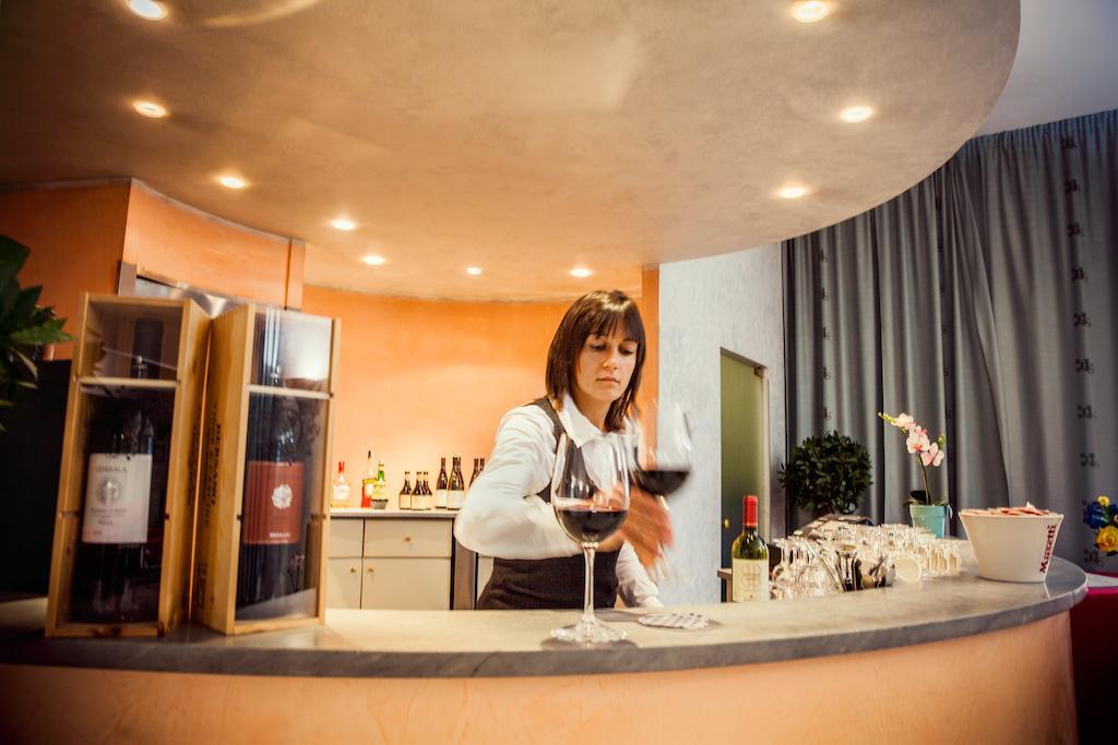 Hotel Salera Asti Ngoại thất bức ảnh