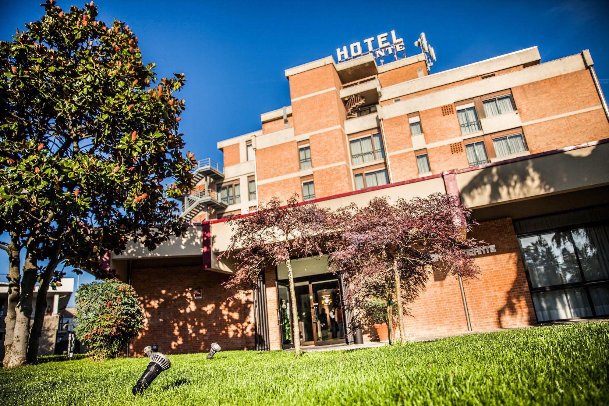 Hotel Salera Asti Ngoại thất bức ảnh