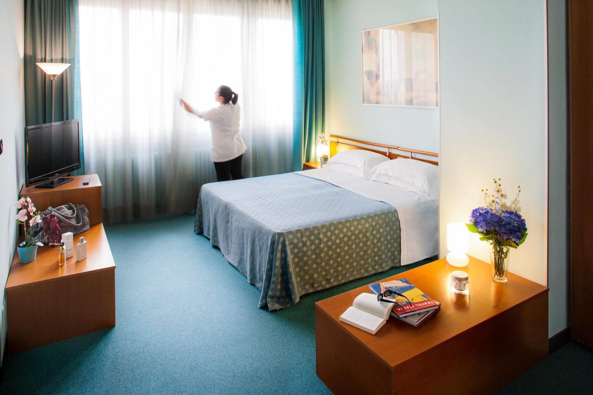 Hotel Salera Asti Ngoại thất bức ảnh