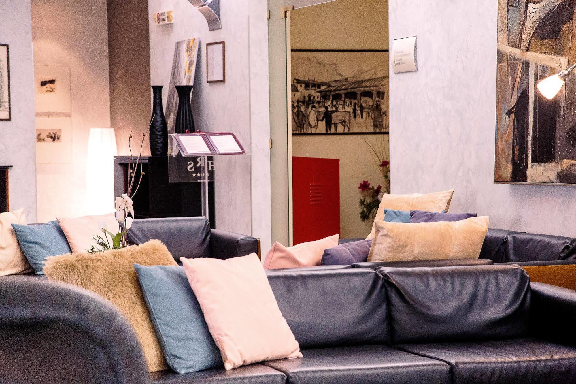 Hotel Salera Asti Ngoại thất bức ảnh