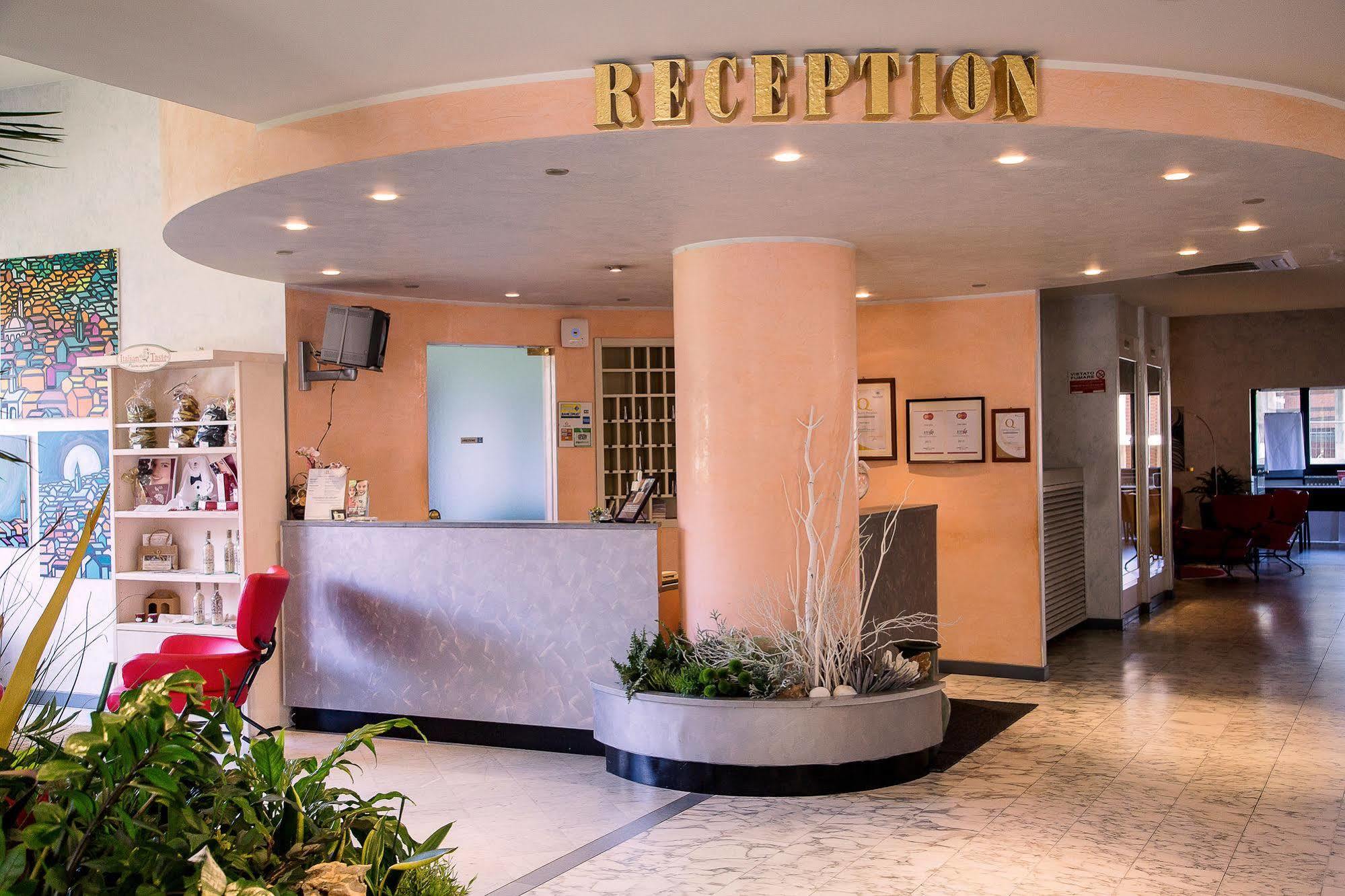 Hotel Salera Asti Ngoại thất bức ảnh