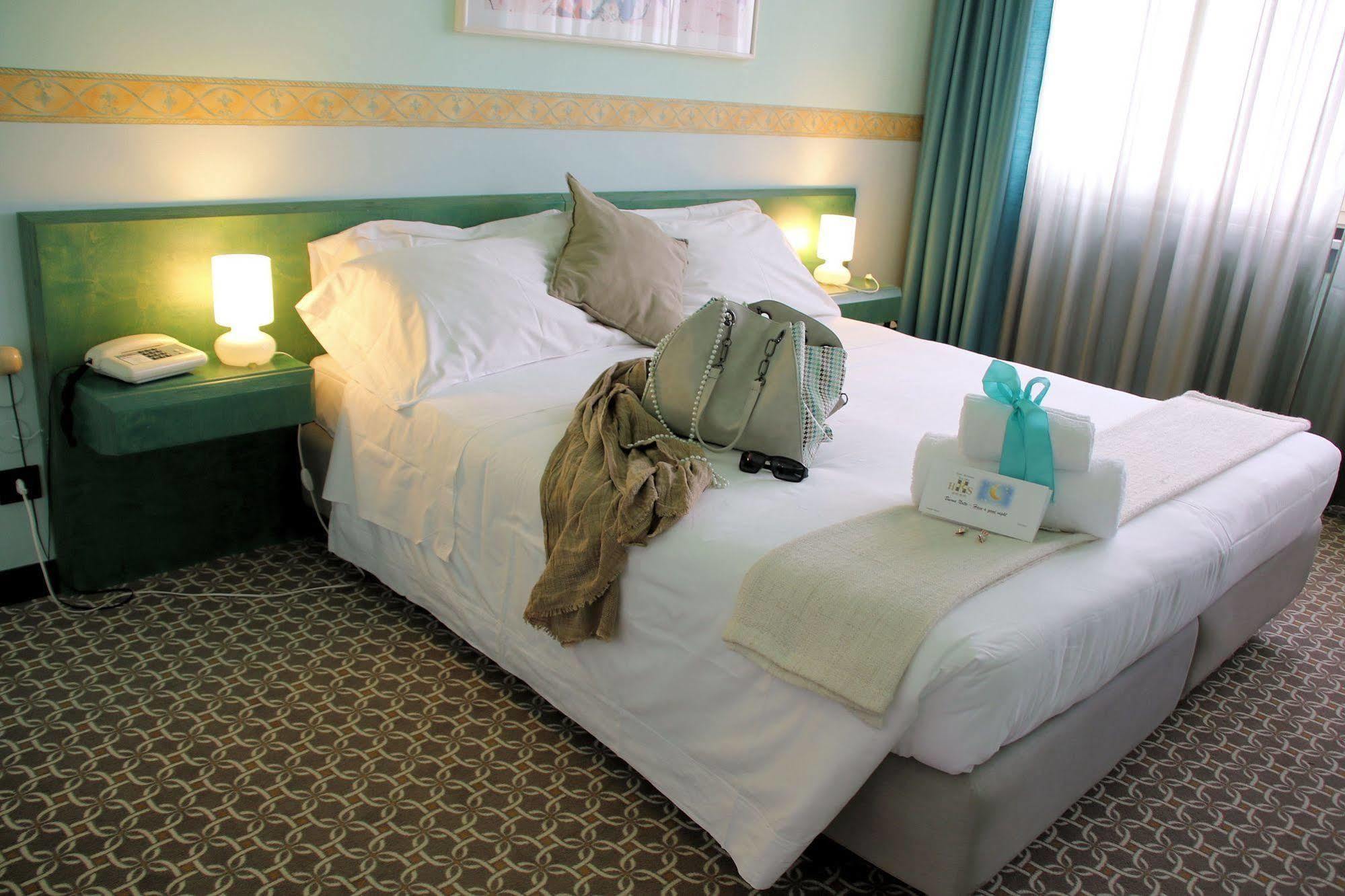 Hotel Salera Asti Ngoại thất bức ảnh