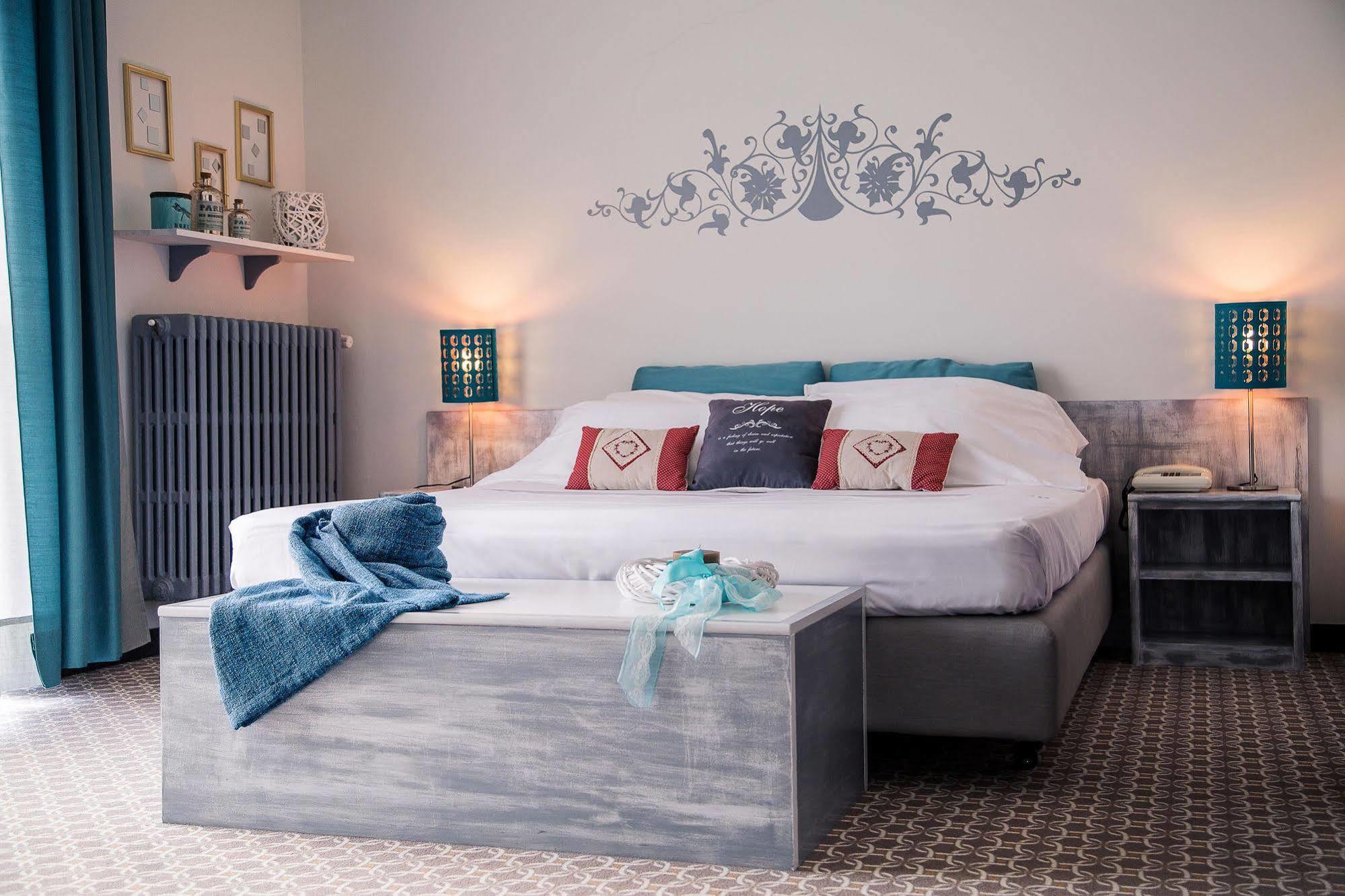Hotel Salera Asti Ngoại thất bức ảnh