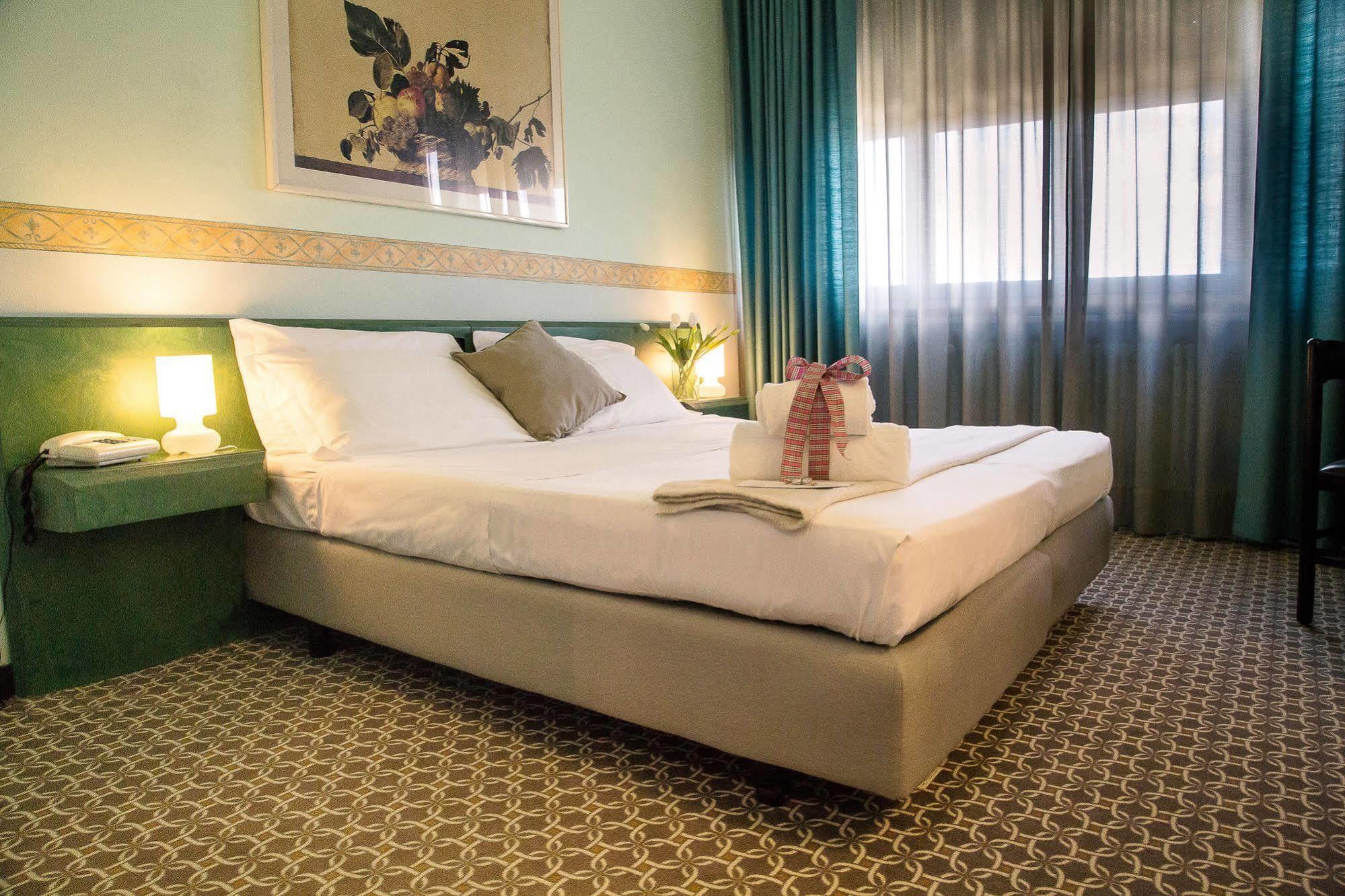 Hotel Salera Asti Ngoại thất bức ảnh