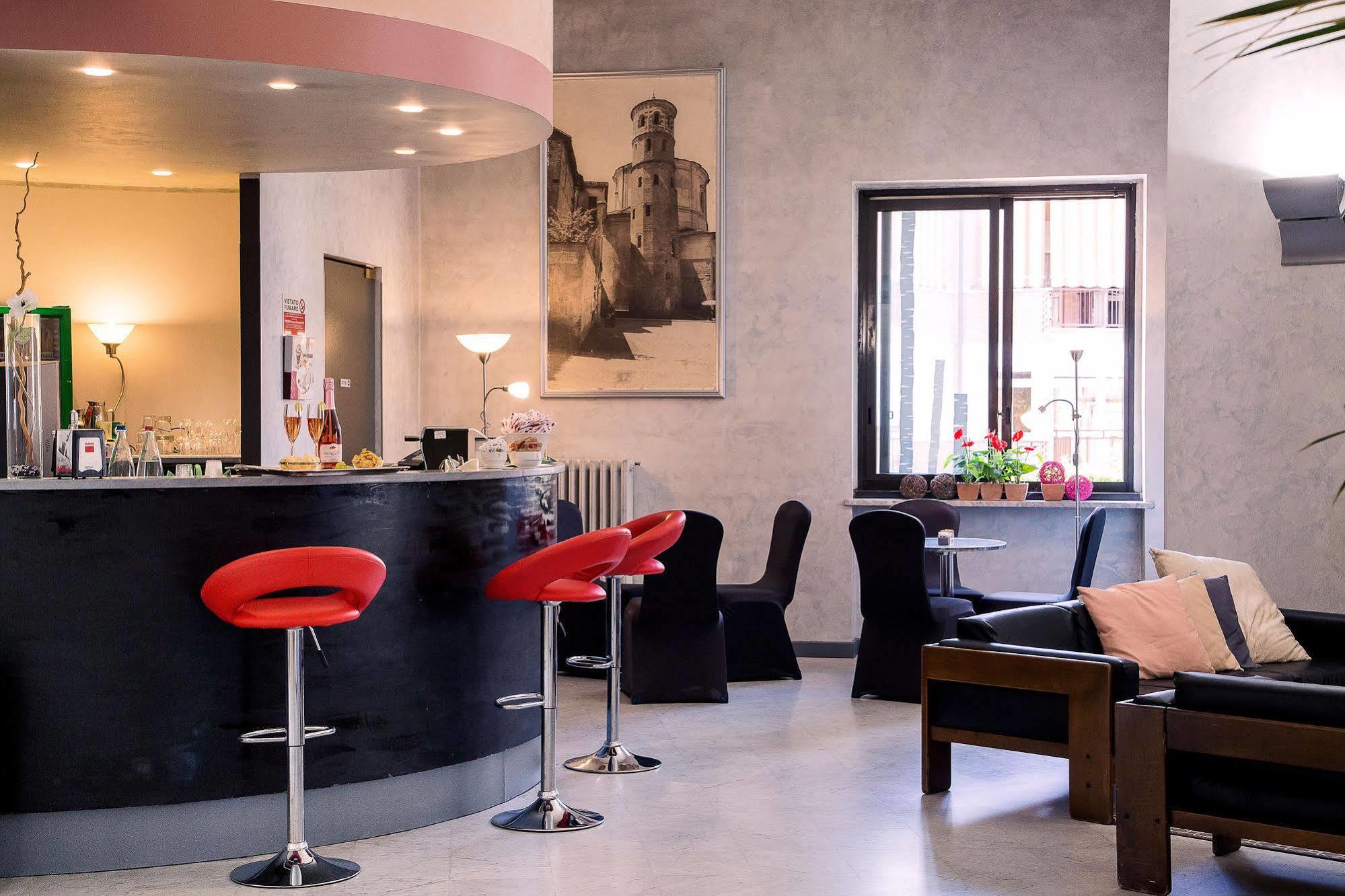 Hotel Salera Asti Ngoại thất bức ảnh